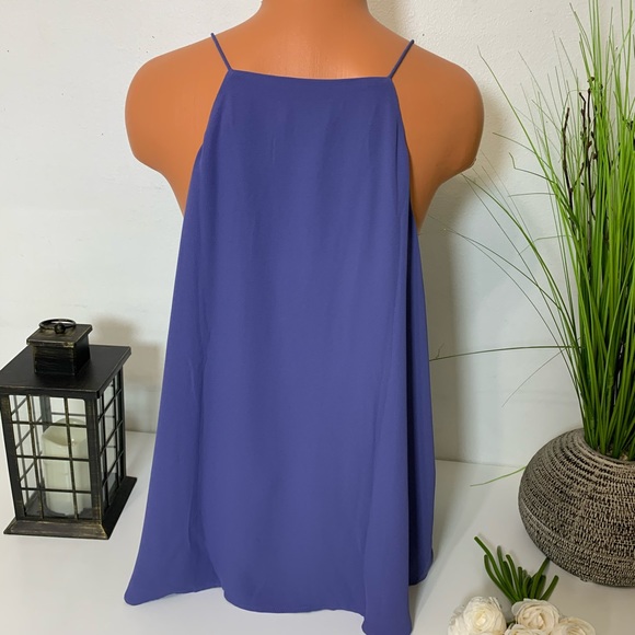 🚫SOLD🚫LOFT SCALLOPED BUTTON V NECK TOP - Picture 5 of 8